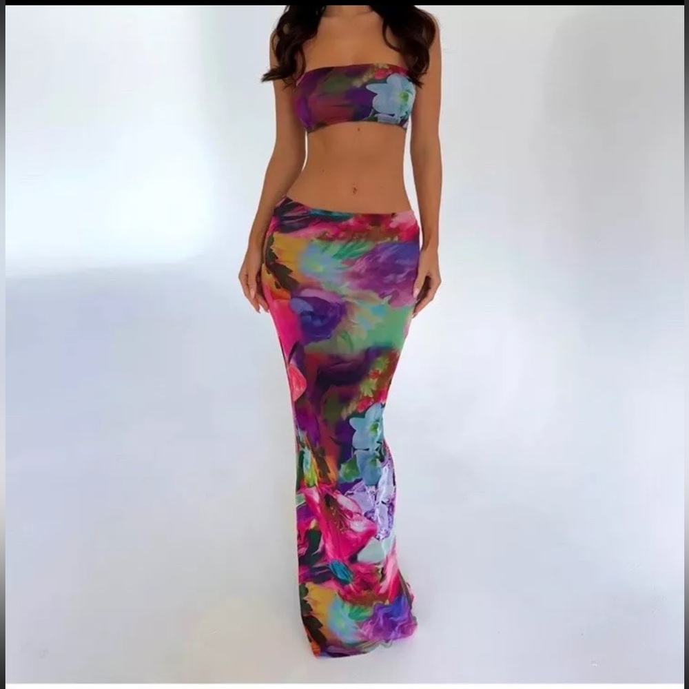 Outcast/XXS/MultiColored ( skirt & crop top )